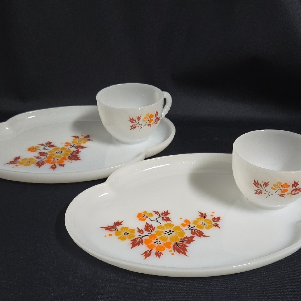Vintage Federal Blossom 4 Piece Snack Set Milk Glass Fall Leaves Plate & Cup